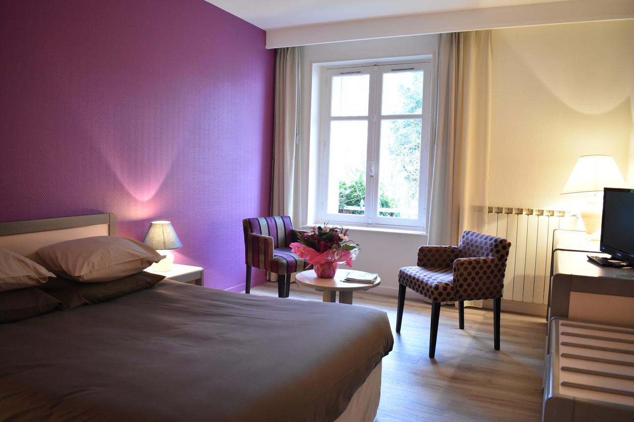 Logis Hotel Saint-Roch Pleumartin Ngoại thất bức ảnh