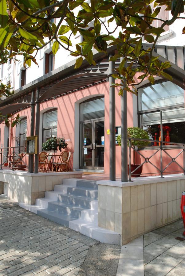 Logis Hotel Saint-Roch Pleumartin Ngoại thất bức ảnh