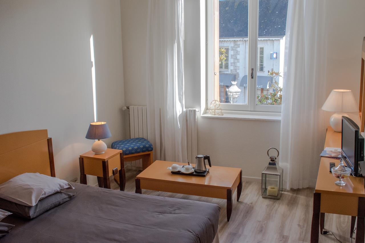 Logis Hotel Saint-Roch Pleumartin Ngoại thất bức ảnh