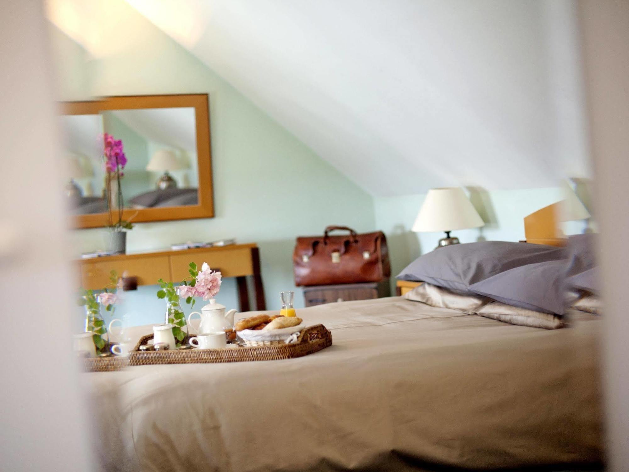 Logis Hotel Saint-Roch Pleumartin Ngoại thất bức ảnh