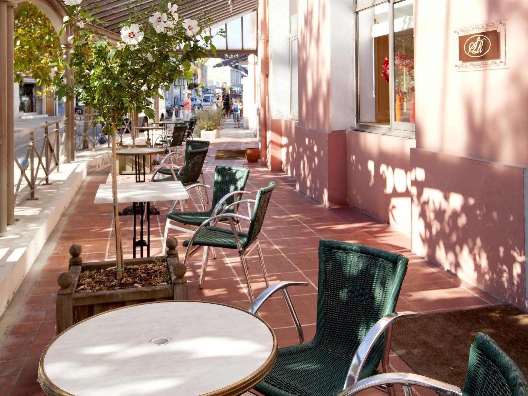 Logis Hotel Saint-Roch Pleumartin Ngoại thất bức ảnh
